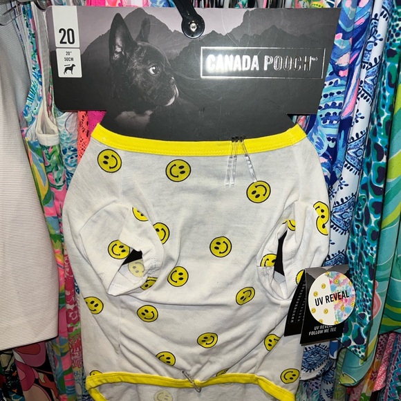 Canada Pooch “Smiley🙂Face” Dog Shirt - White & Yellow
🚩Size 20 {30-40 lbs
🚩NWT - Picture 5 of 16